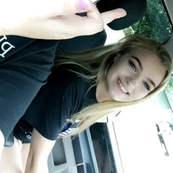 Meet your Posher, Lillian - Picture 1 of 1